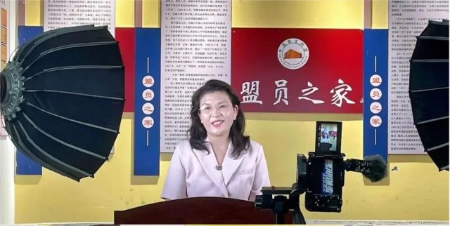 ��ɽ֮ʯ | ���˺���ʡ֣����ίԱ�᣺���������� �˲�ǿ����