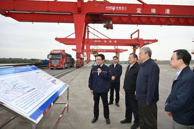 ����ǫ�ʹٽ��ںӺ��˸�������չ�����յ���