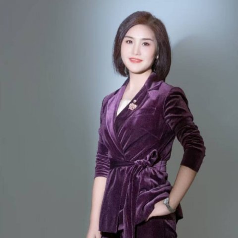 ���س��� ���ܹ�������һ��һ��ҵ�Ҿ��ֲ��᳤ܻ������Ůʿ����֮·