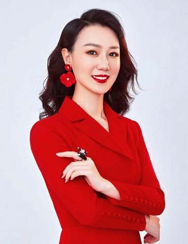 ��ר�á����������Ϊ�ۣ��ɼ����� һλŮ�Գɳ��캽�ߵ�������ѧ