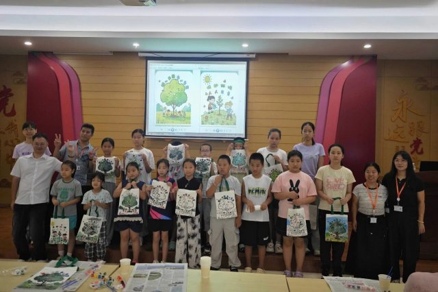 ˫���¼�԰������չ������ǣС�֡�ͿѻȤʱ�⡱����ͿѻDIY�